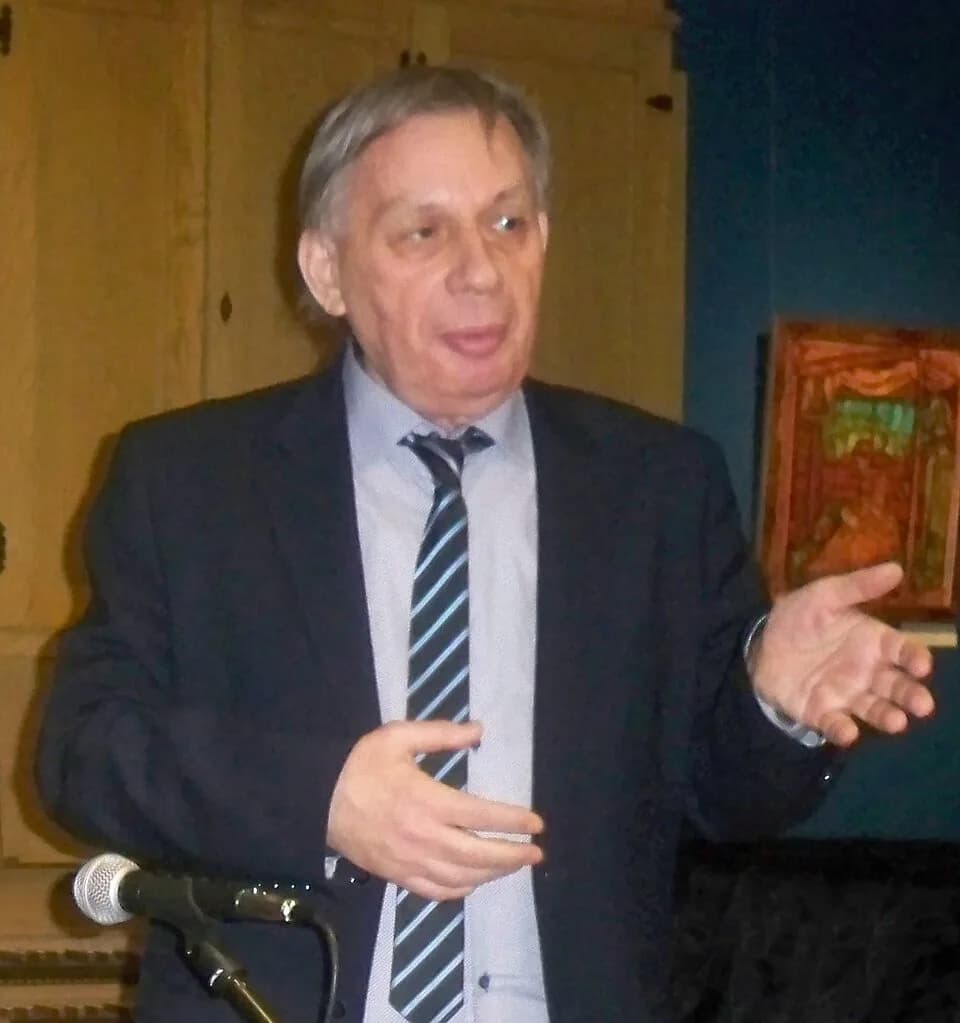 Михаил Синельников